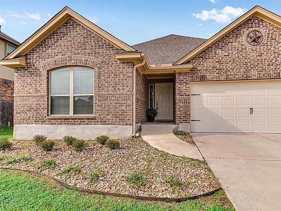 2nd image of 118 Millsaps Ct