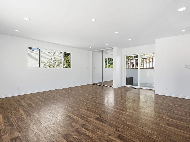5244 Baza Ave — Photo 22
