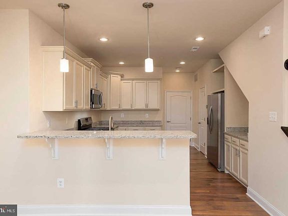 5th image of 7123 Beaumont Pl Unit B