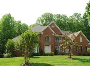 11155 Sandy Manor Dr, Fairfax Station, VA 22039