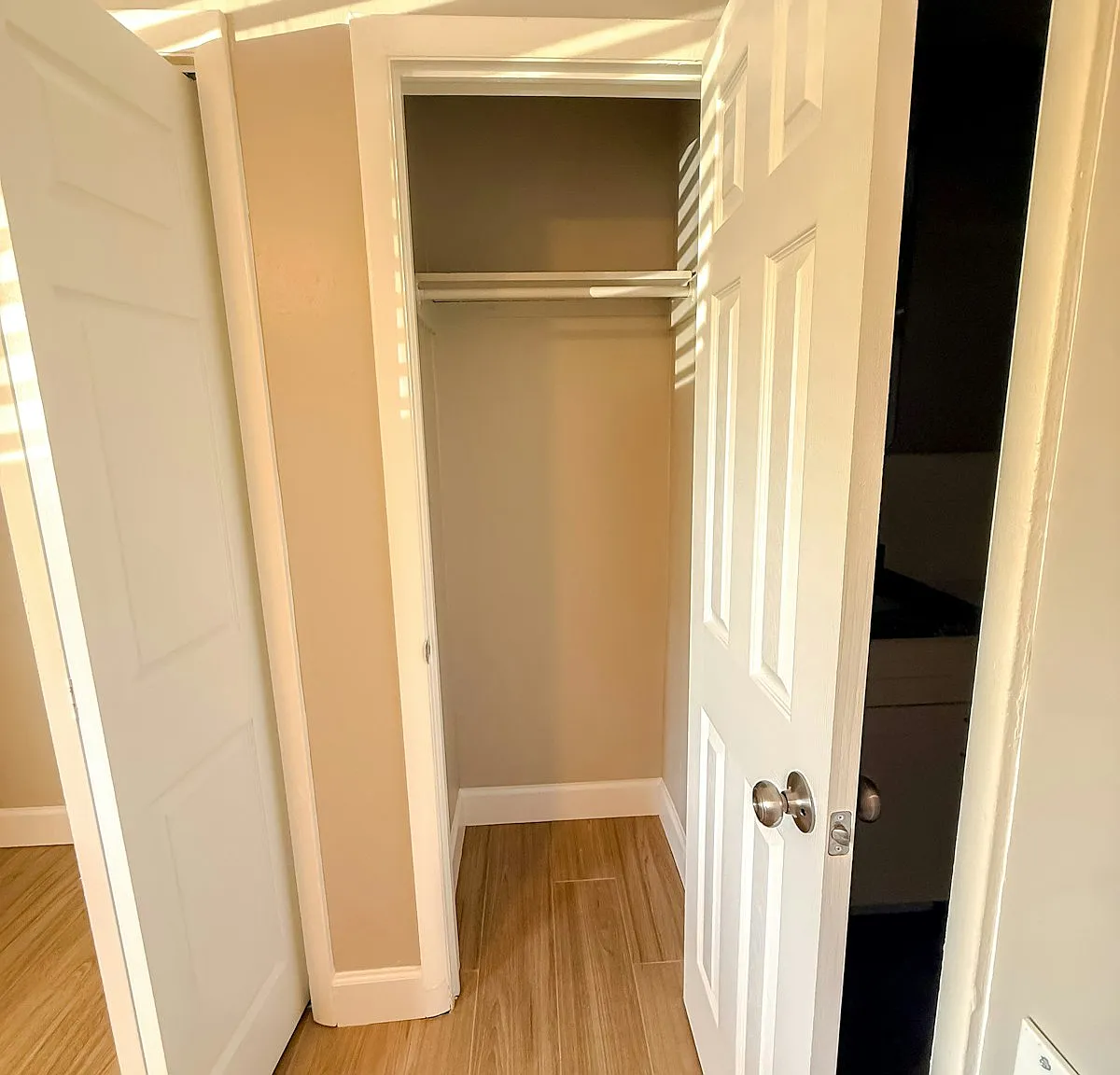 225 Danube Avenue, Unit 4 — Photo 4