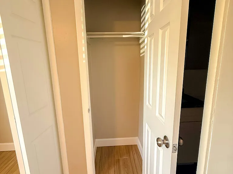 225 Danube Ave #4 — Photo 4