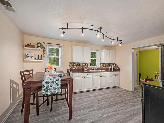 4th image of 3220 N 80th Pl