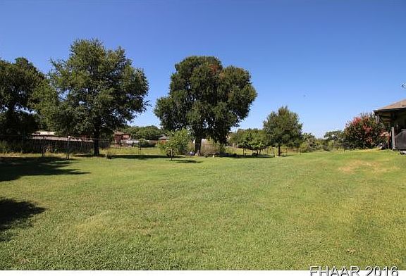 5th image of 911 Mitchell Dr