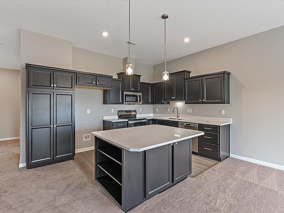 5th image of 610 Foxhill Dr #10-203