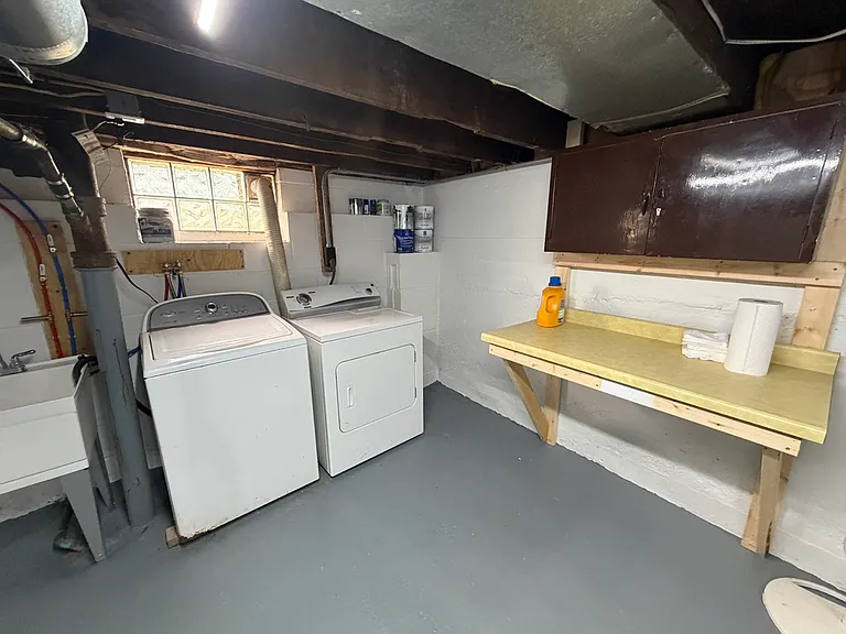 435 Gold St — Photo 12