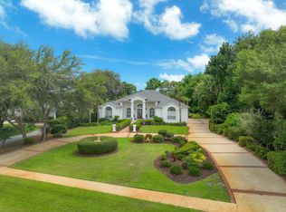 129 Country Club Dr W, Destin, FL 32541