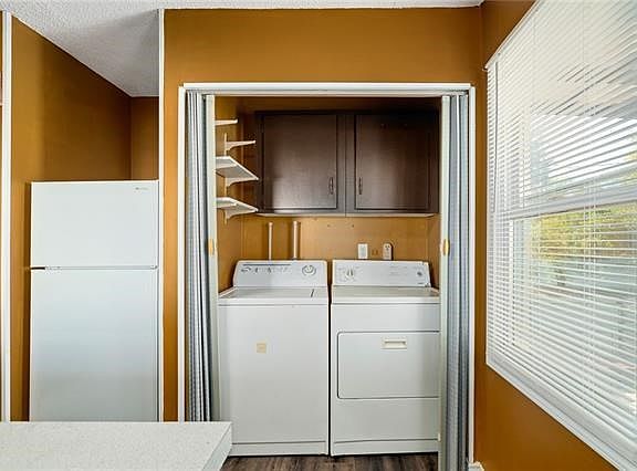 4th image of 839 S Troost St