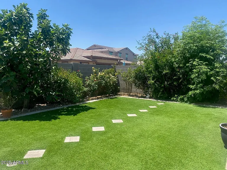 1381 E Scorpio Pl — Photo 17