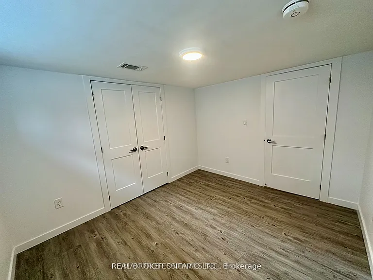 66 Whitburn Cres #LOWER — Photo 10