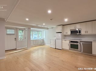 105 Chatsworth Dr #A, Toronto, ON M4R 1R8