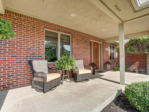 4th image of 107 Deeter Dr