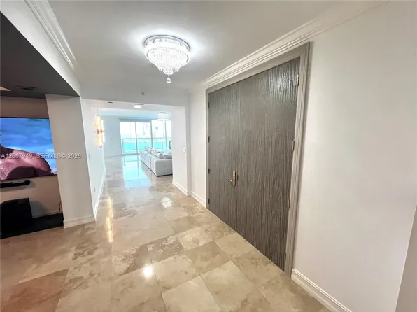 3201 NE 183rd St, Aventura, FL