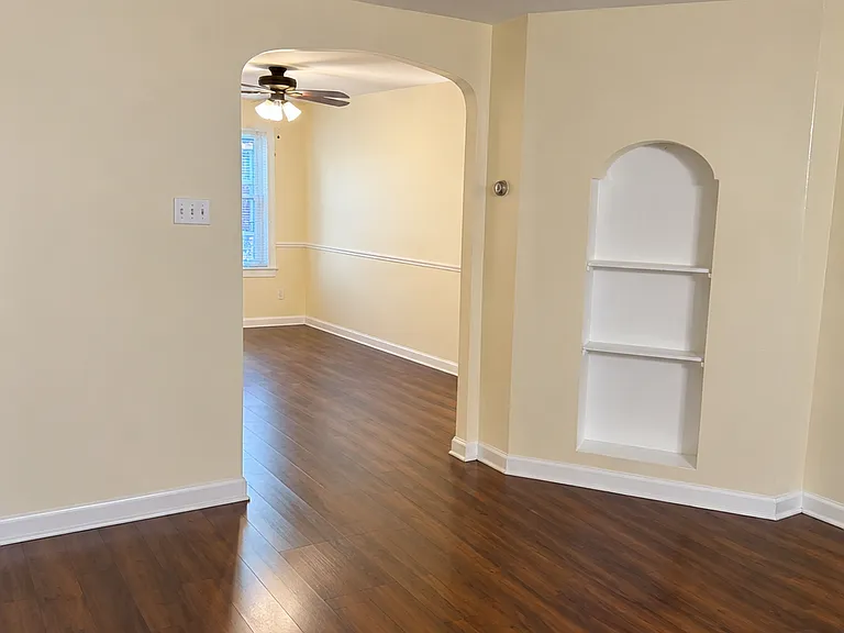 6414 Akron St — Photo 8