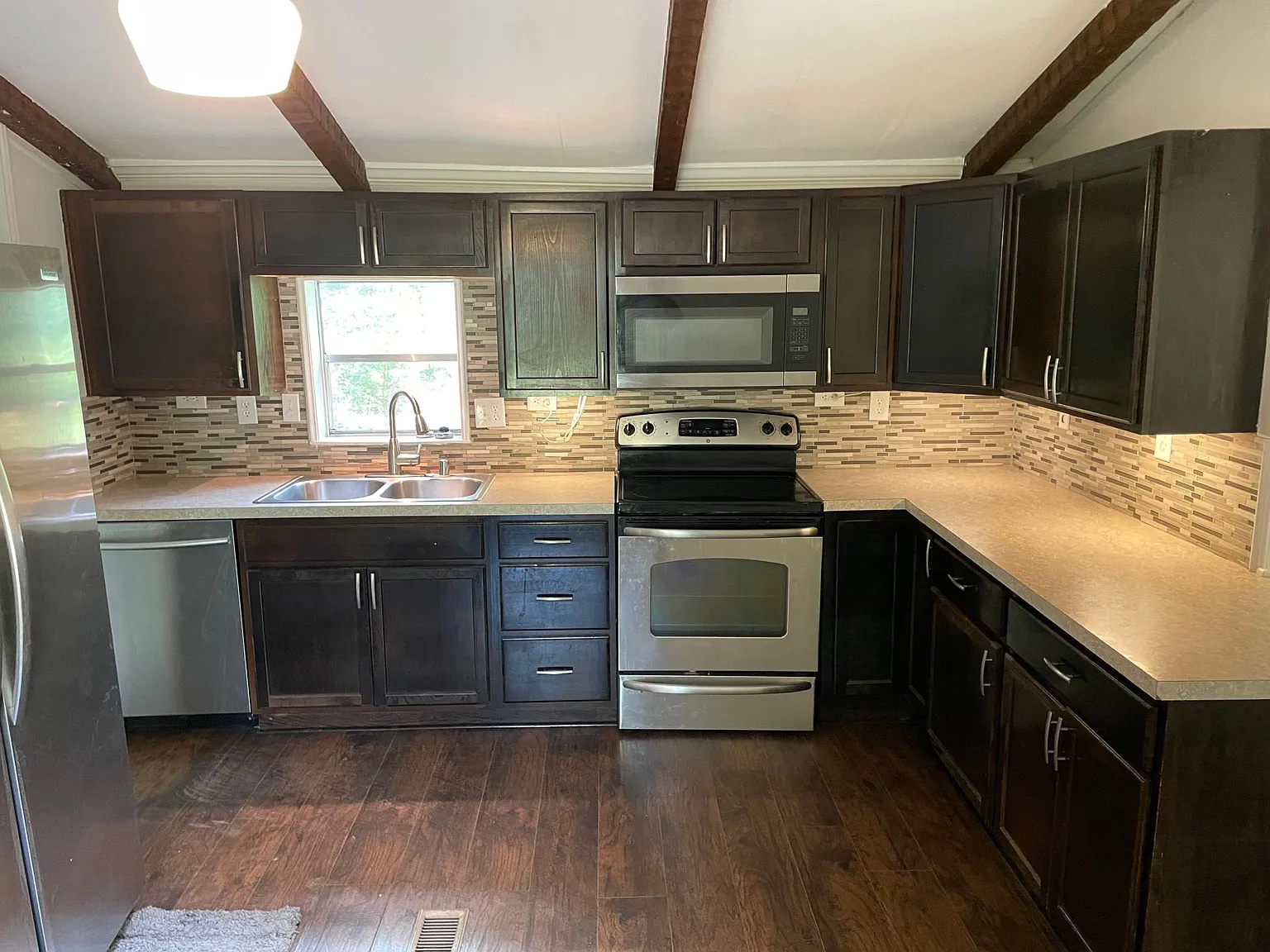 2 bed, 960 sqft, $1,175 — Photo 4