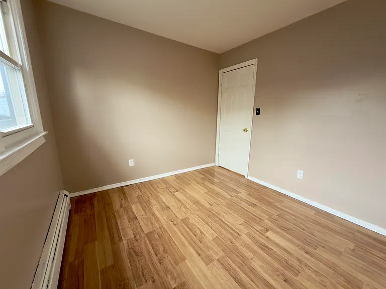 215 Seaview Ave — Photo 9