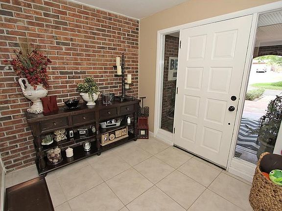 3rd image of 708 Sparrow Ave