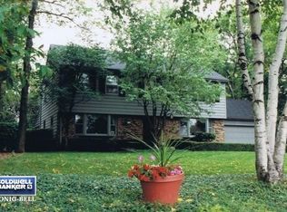 3N808 Thornapple Rd, St Charles, IL 60174