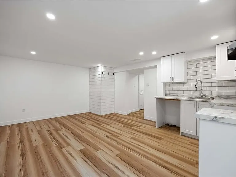 340 Trudeau Dr #LOWER — Photo 3