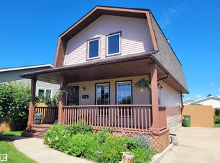 9516 173rd Ave NW, Edmonton, AB T5Z 1Z8