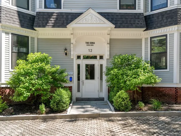 12 Arnold Cir #3, Cambridge, MA 02139