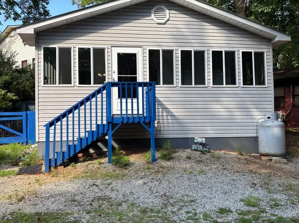 61 Rocky Ln, Cleveland, GA 30528