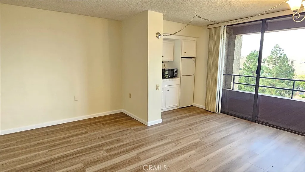 Studio, 500 sqft, $2,900 — Photo 2