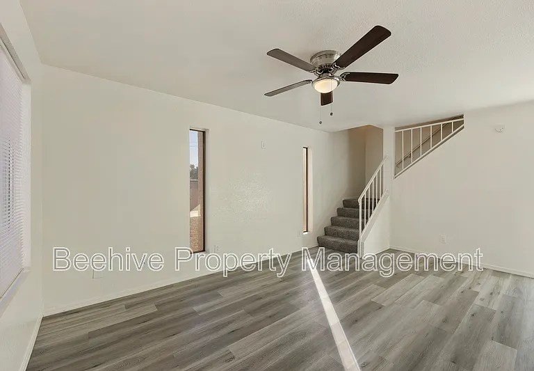 2732 E Culver St #1 — Photo 7