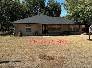 908 E 7th St, Sulphur, OK 73086