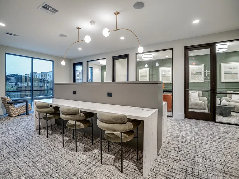 Aura Southgate Apartments — Photo 21