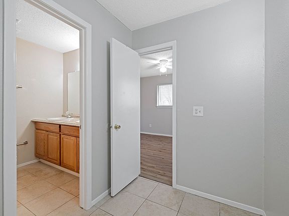 4th image of 806 Judy Dr #A