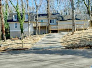 712 Chambers Dr NE, Huntsville, AL 35801