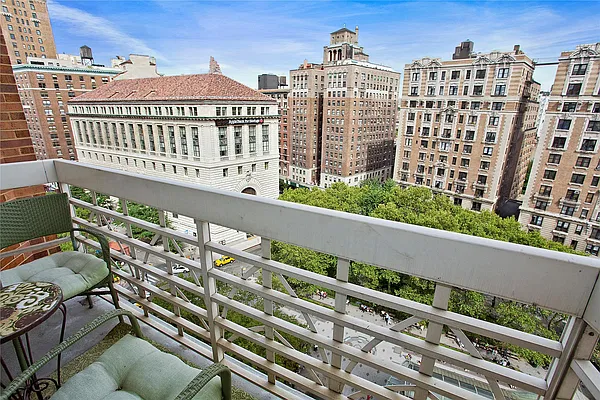 Rented by Douglas Elliman | media 36
