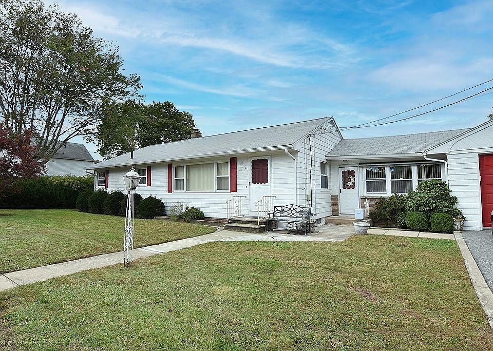 41 Scituate Ave, Johnston, RI 02919 Zillow
