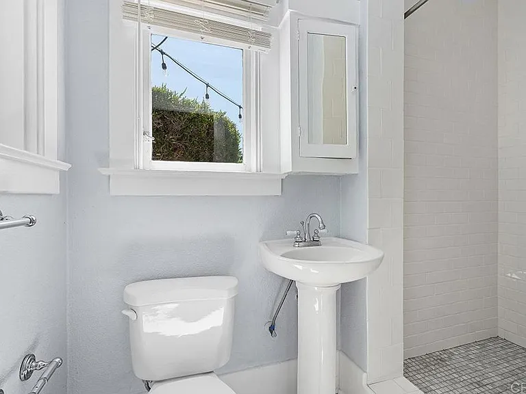 1654 Camino Del Mar #UPPER — Photo 27