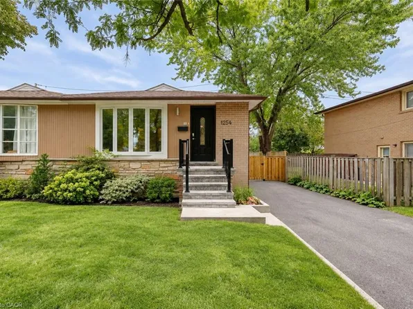 1254 Napier Cres, Oakville, ON L6H 2A4
