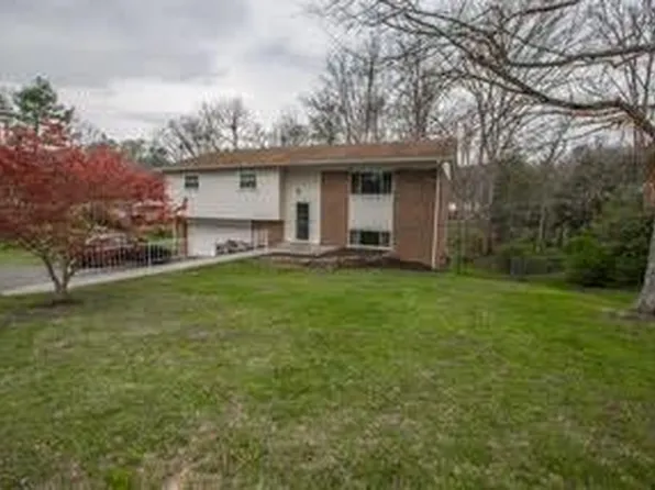 104 Elmridge Ct, Beckley, WV 25801