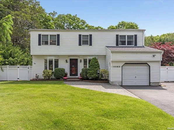 1145 Namdac Avenue, Bay Shore, NY 11706