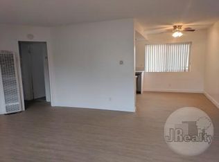 11413 Menlo Ave APT E, Hawthorne, CA 90250