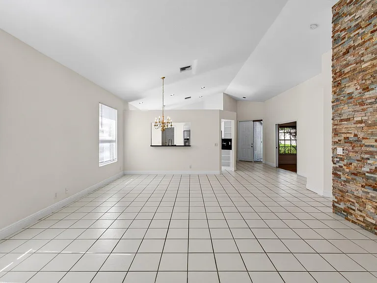 5225 Brookview Dr — Photo 44