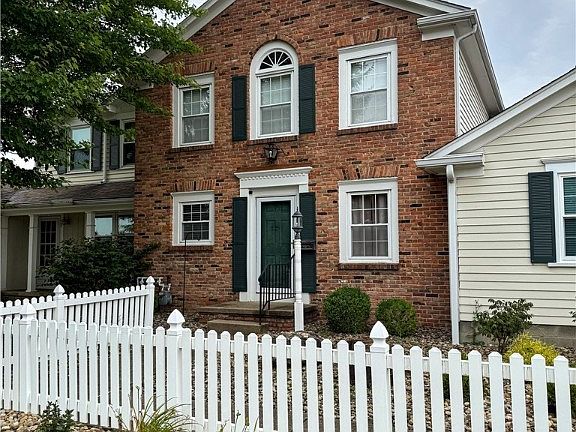 2nd image of 814 Kentwood Dr Unit 3