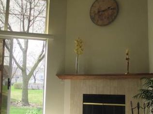 873 Happfield Dr, Arlington Heights, IL 60004