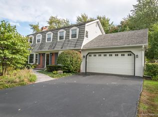 26W201 Tomahawk Dr, Wheaton, IL 60189