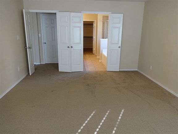 5th image of 2969 Lakeview Cir