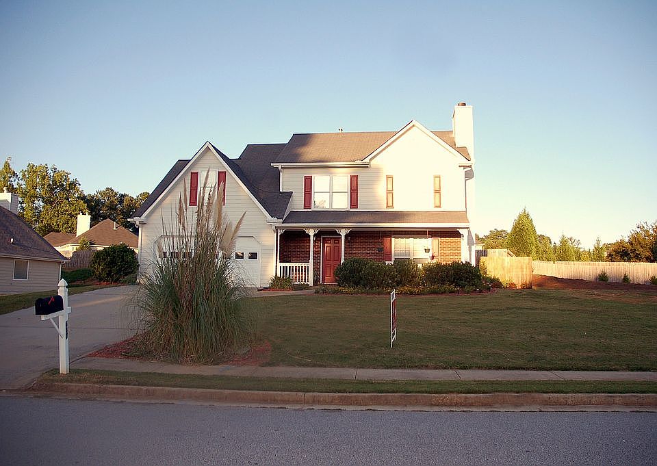 Lovely Hardiplank 2 story in Swim Tennis Community
