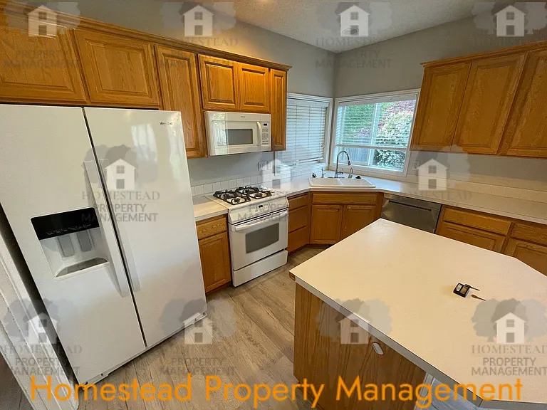 2772 Bastille Ave SE — Photo 8