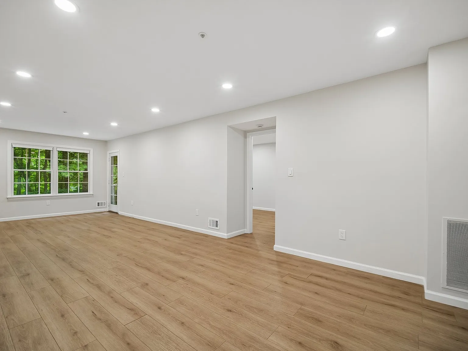 2 bed, 2000 sqft, $3,500 — Photo 4