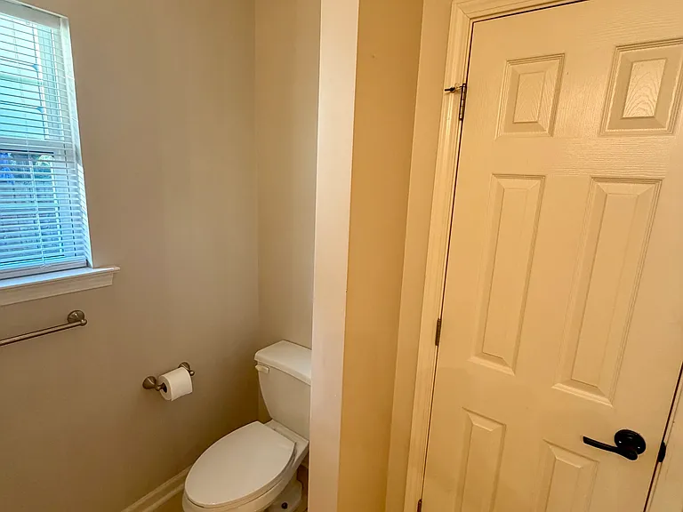 213 Carrington Ln — Photo 38