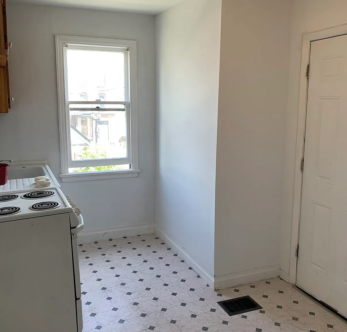 92 Main St — Photo 2