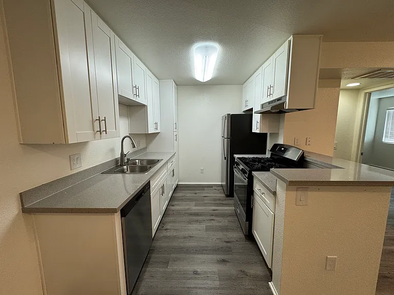 Tierrasanta Ridge — Photo 64
